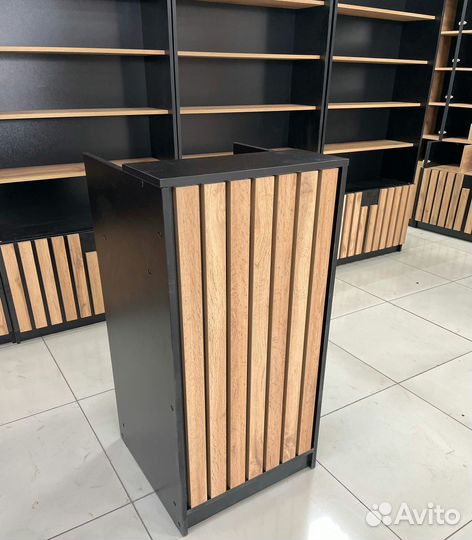 Наличие Витрины Стеллажи Торговое оборудование