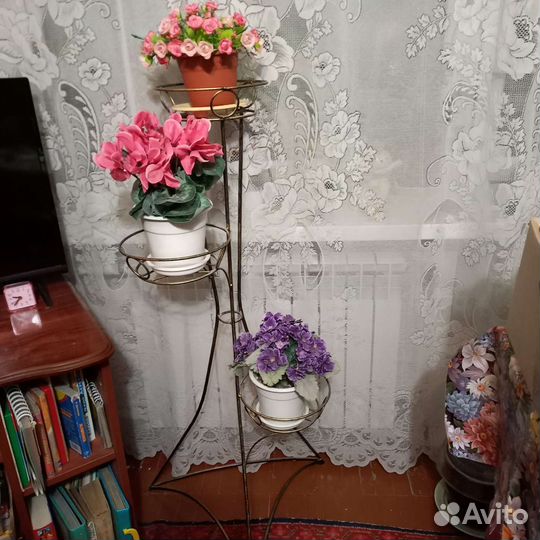 Подставка для цветов напольная металлическая