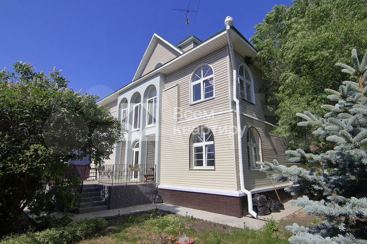 Дом 440 м² на участке 10 сот.