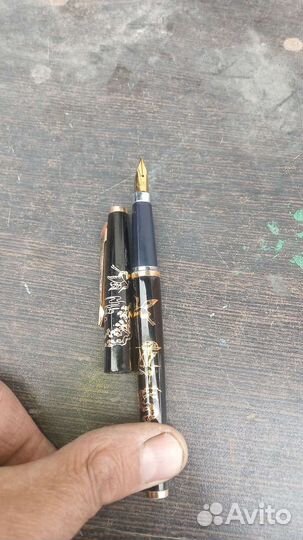 Ручка перьевая с золотым пером