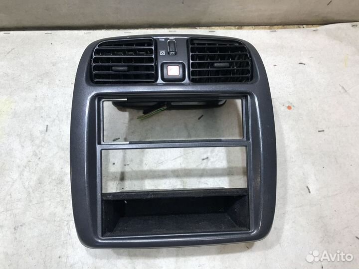 MR270205 Консоль центральная Mitsubishi Spase Star