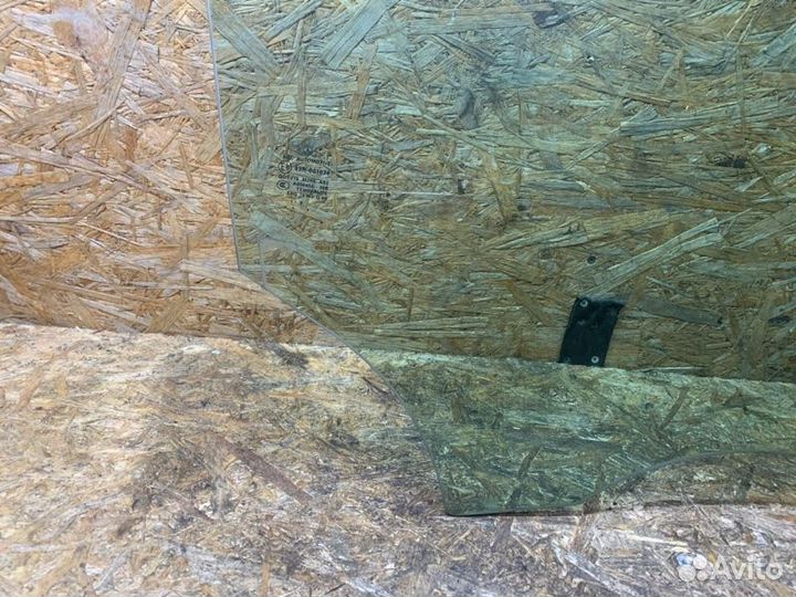 Стекло двери переднее правое Mercedes-Benz Gle