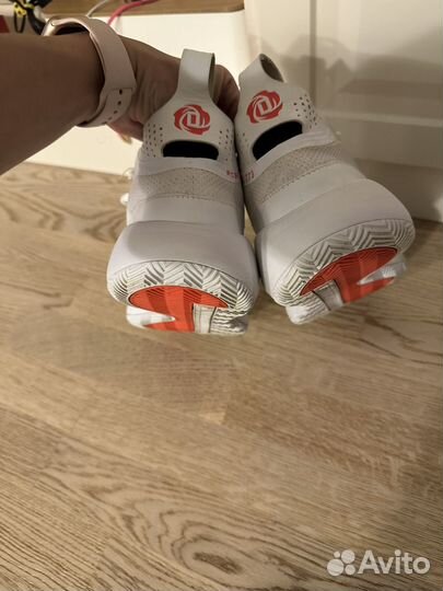 Кроссовки adidas