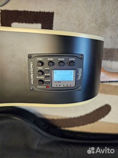 Акустическая гитара