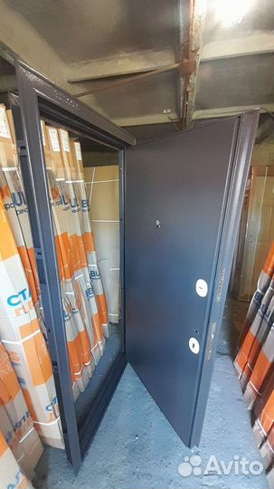 Дверь входная уличная 90мм. 3 уплотнителя