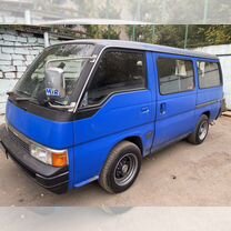 Nissan Caravan 2.0 MT, 1989, 253 000 км, с пробегом, цена 370 000 руб.