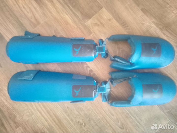 Каратэ щитки для голени и перчатки