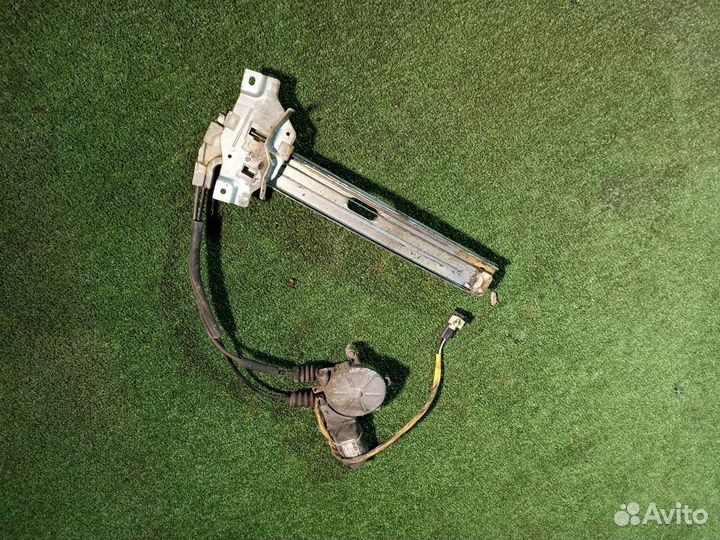 Стеклоподъемник задний левый Kia Spectra седан 1.6