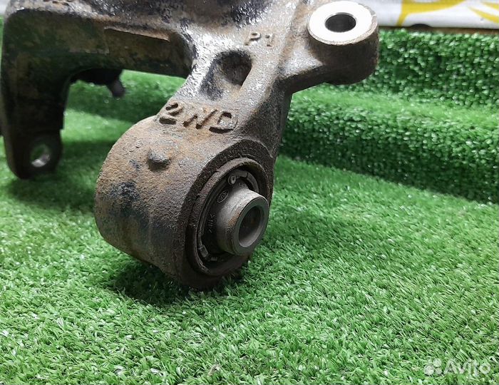 Кулак поворотный задний левый