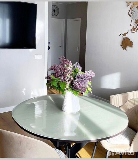 Прозрачное изделие для столов