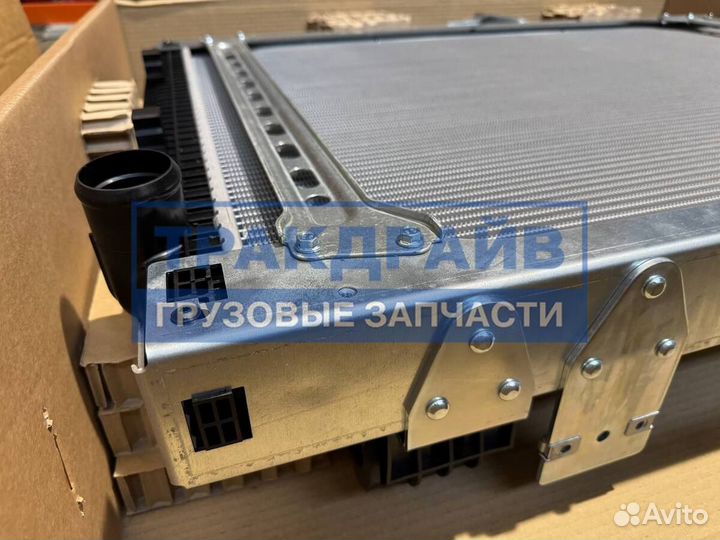 Радиатор с рамкой для Рено Премиум Керакс