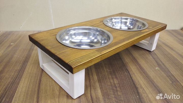 Подставка с мисками для кошек