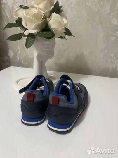 Кроссовки детские