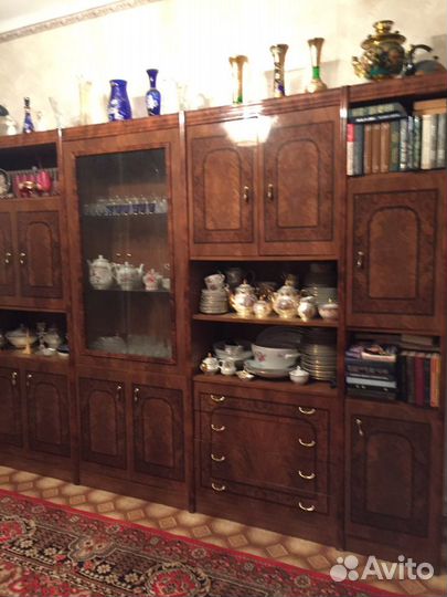 Итальянская горка (стенка) для гостиной