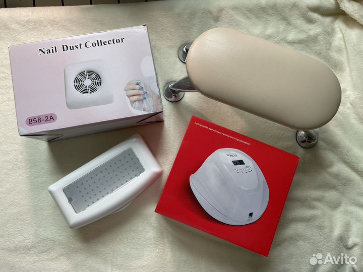 Лампа + пылесос + подставка для маникюра