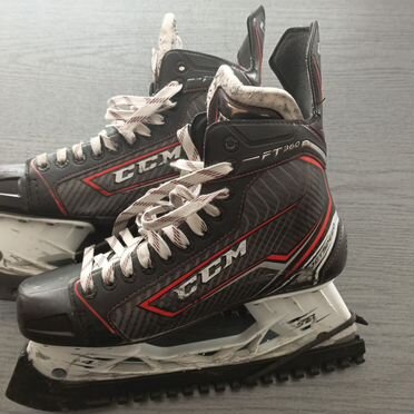 Коньки хоккейные