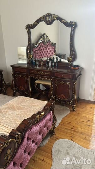 Спальный гарнитур