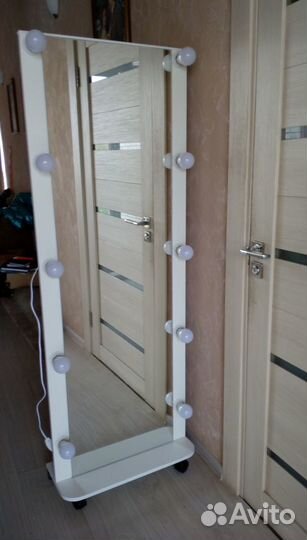 Зеркало напольное с подсветкой