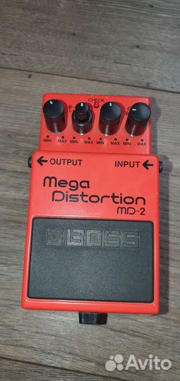 Педаль гитарных эффектов Boss MD-2