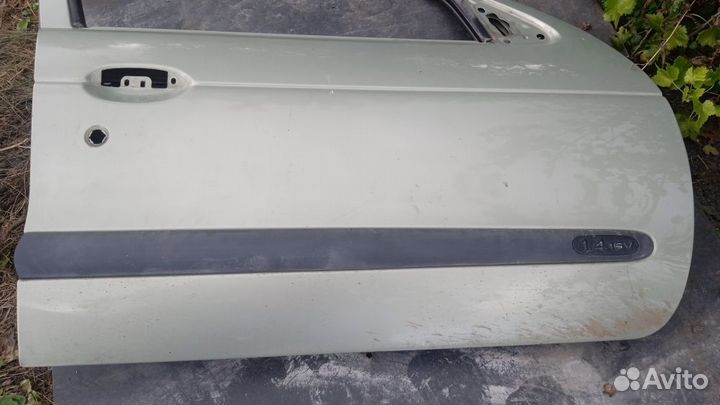 Дверь передняя правая Renault Megane