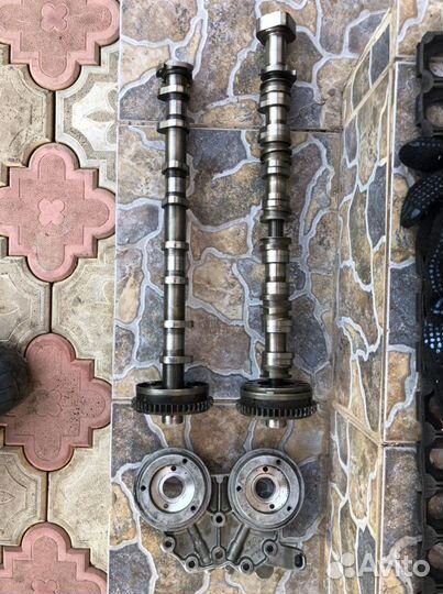 Распредвал и кронштейн опорный на audi Q3