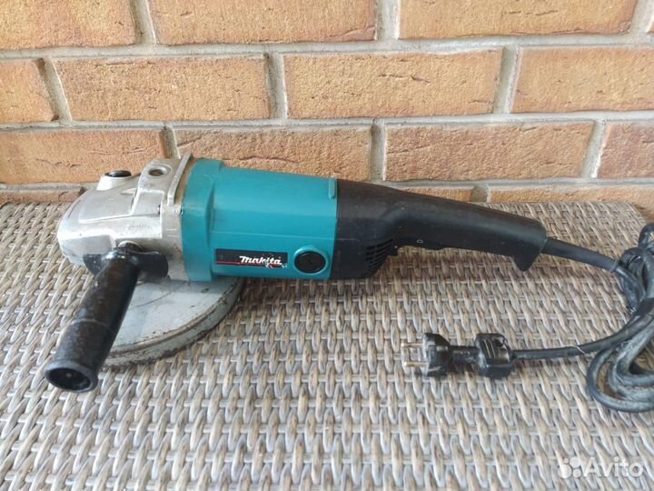 Ушм болгарка Makita 9069 230 мм