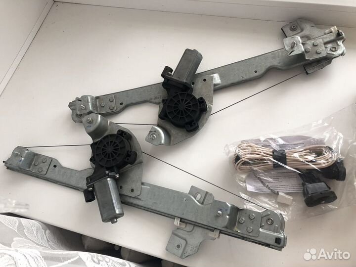 Электрический стеклоподъемник Рено Сандеро