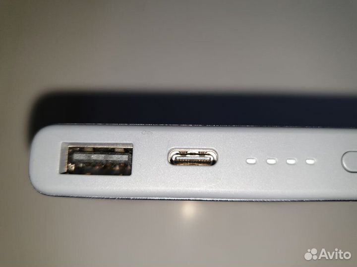 Внешний аккумулятор Samsung EB-Р3300хjrgru