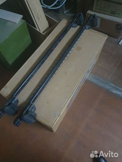 Багажник thule на рейлинги