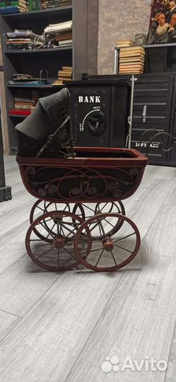 Кукольная коляска антикварная