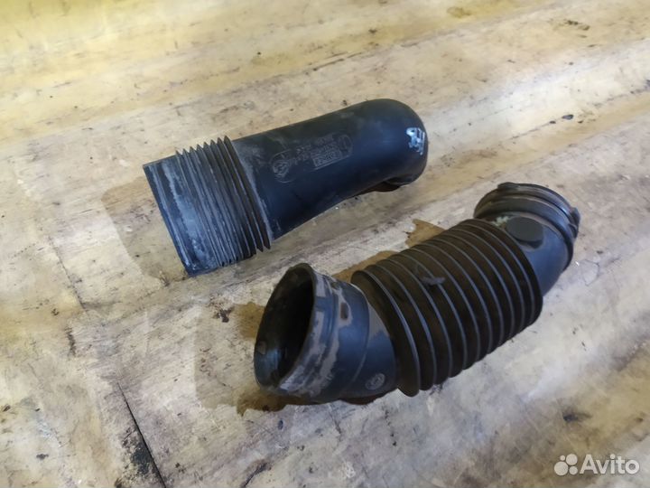 Патрубок воздушного фильтра Ford Fiesta 2008-2019