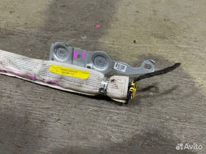 Шторка безопасности правая Audi A4 B6