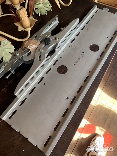 Кронштейн для телевизора