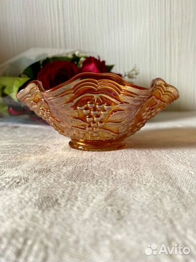 Антикварные вазы, карнавальное стекло