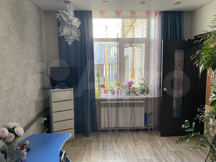 3-к. квартира, 58 м², 1/1 эт.