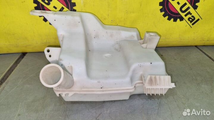 Бачок омывателя лобового стекла Ford Focus 3 седан