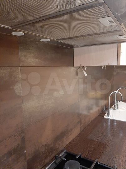 3-к. квартира, 120 м², 2/4 эт.