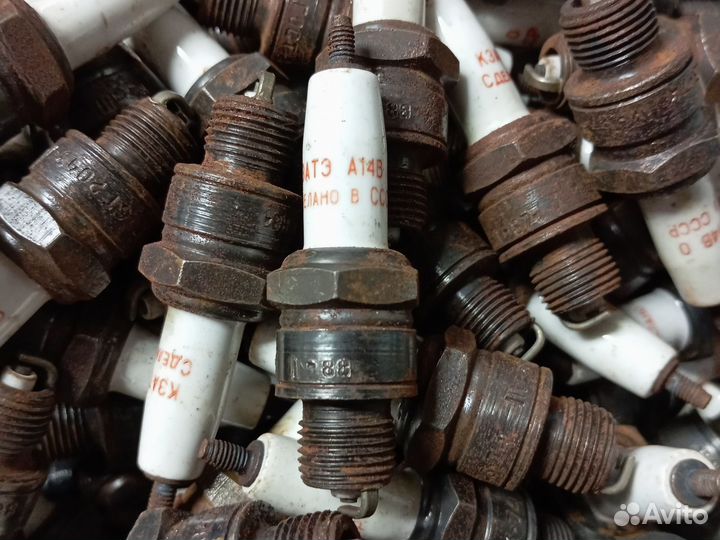 Свеча зажигания для мотоцикла,мотороллера