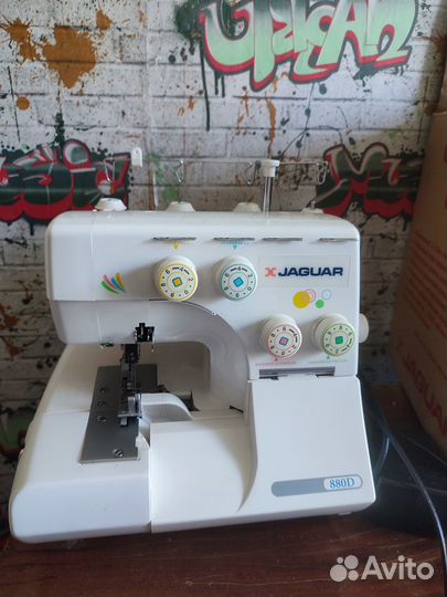 Оверлок Ягуар 880D