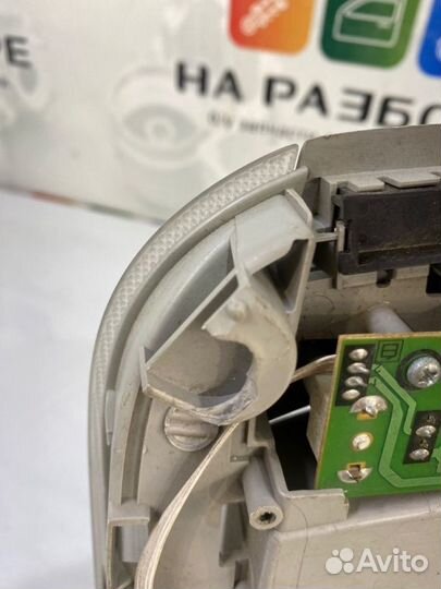 Лампа внутрисалонная Toyota Corolla