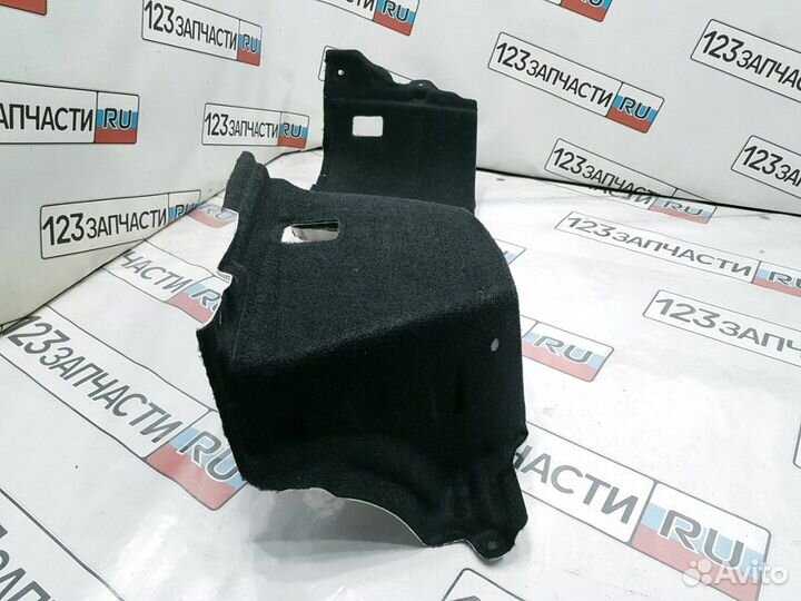 Обшивка багажника нижняя левая Toyota Harrier