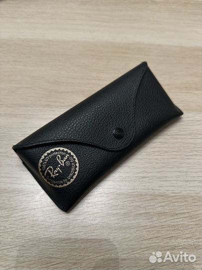 Солнцезащитные очки Ray Ban