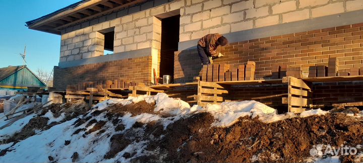 Кладка блоков, облицовочного кирпича