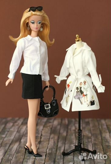 Кукла Barbie Silkstone Trench Setter