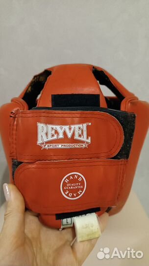 Шлем, перчатки и футы для кикбоксинга(бокса)