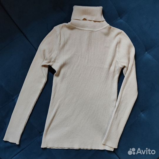 Водолазка молочного цвета S-M