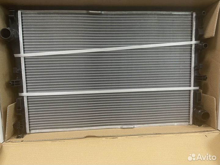 Радиатор двс для Mercedes 205 213 253 new