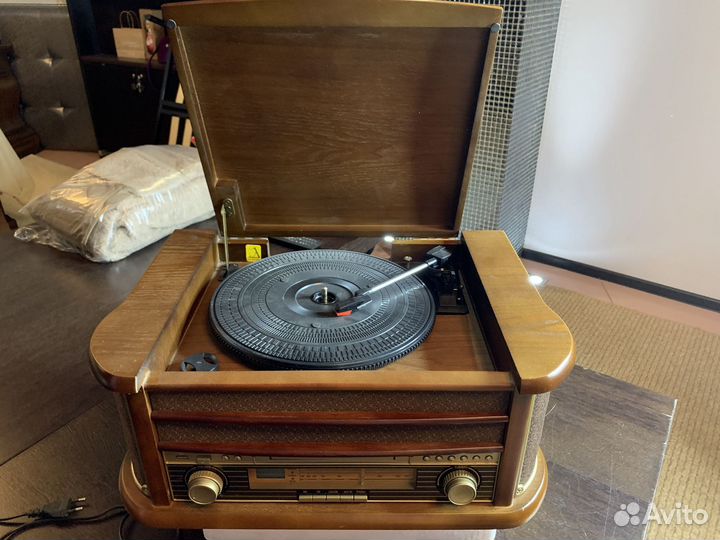 Проигрыватель с CD/MP3/USB/записью. Camry CR1111