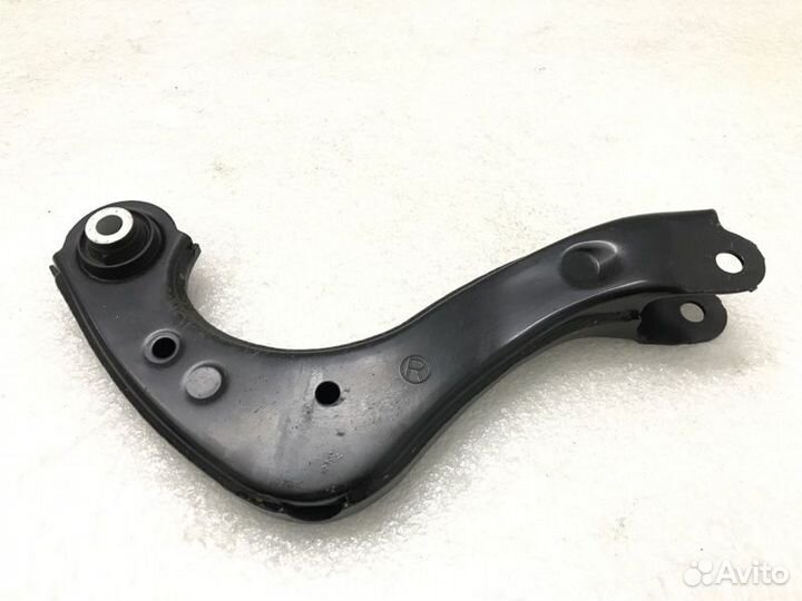 Рычаг поперечный верх задний правый Toyota Camry