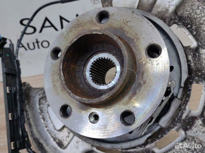 Кулак задний правый Bmw X5 E70 N62B48 2007